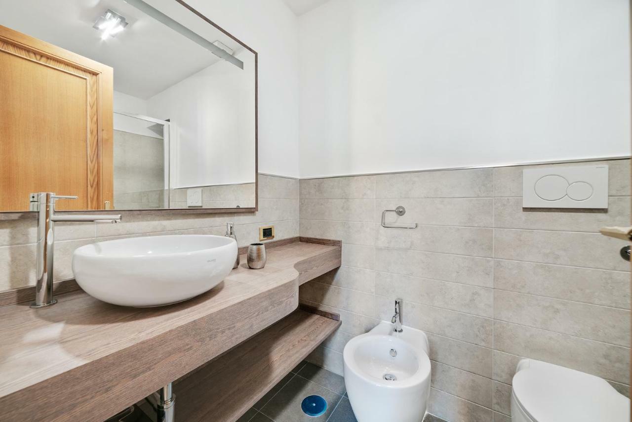 Peroni 8 Pax Brand New Apartment Рим Екстериор снимка